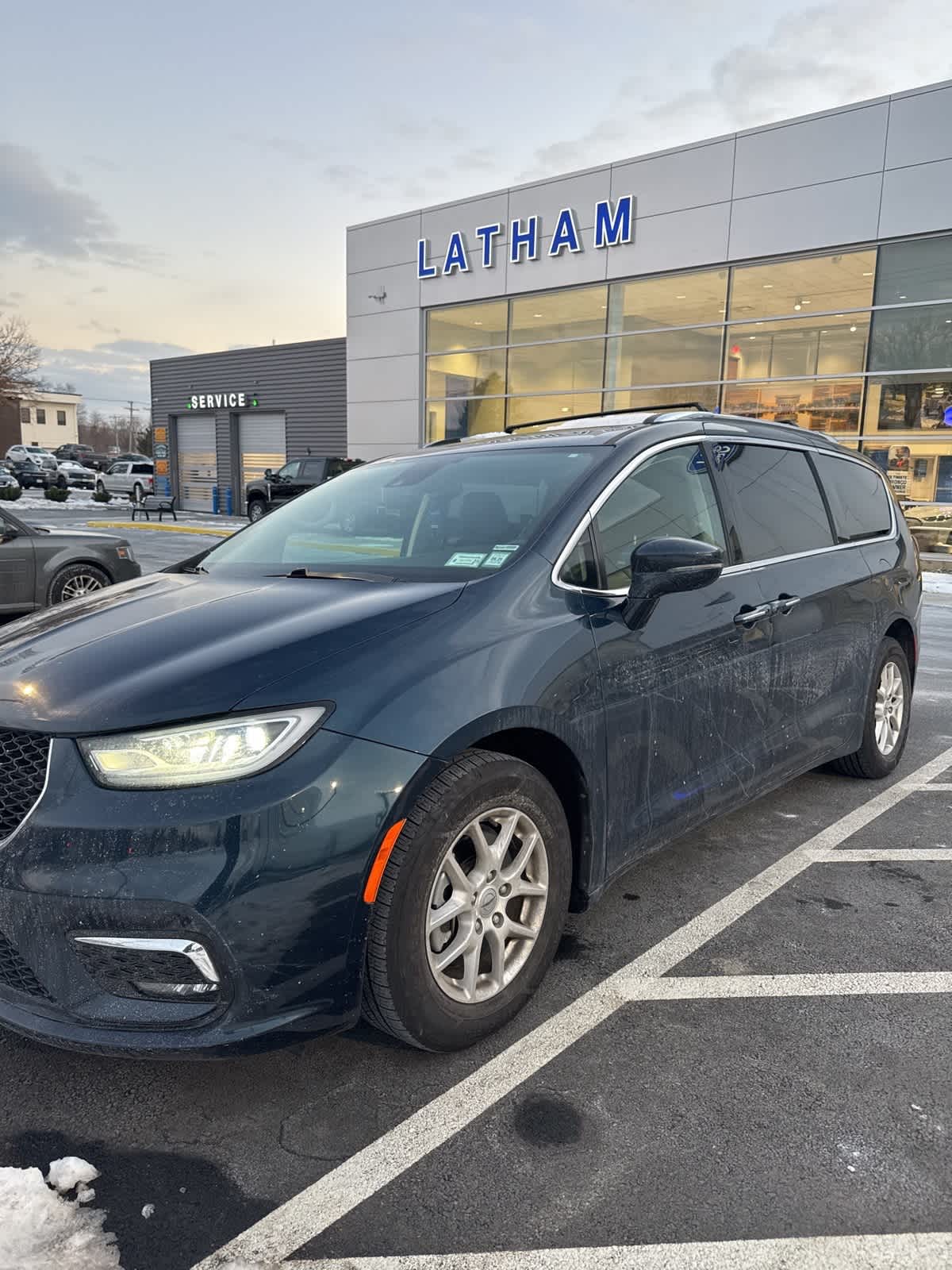 2021 Chrysler Pacifica Touring L's photo