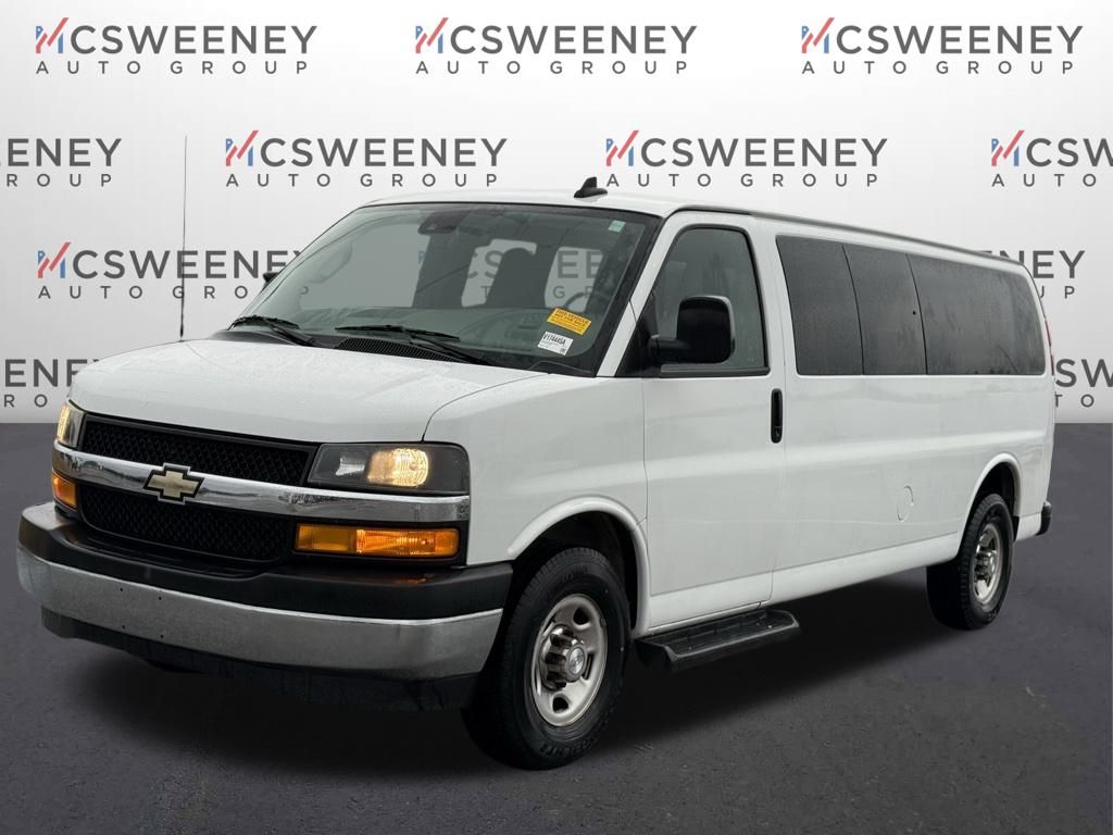 2019 Chevrolet Express Passenger LT's photo