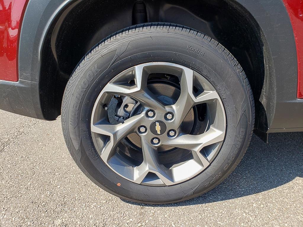 2025 Chevrolet Trax LT photo 31