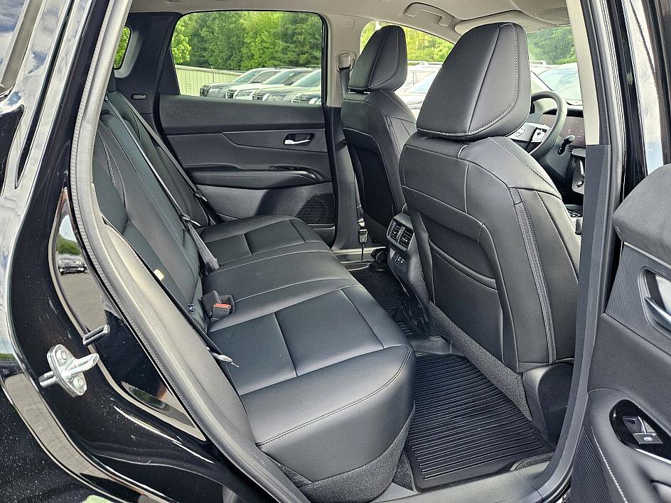 2025 Nissan Murano SV photo 14