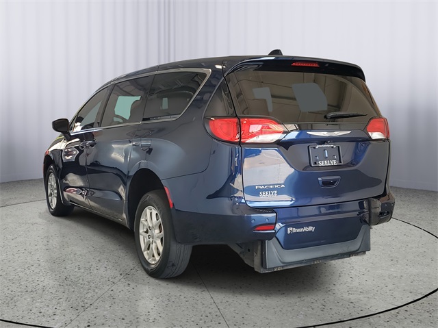 2018 Chrysler Pacifica LX photo 4