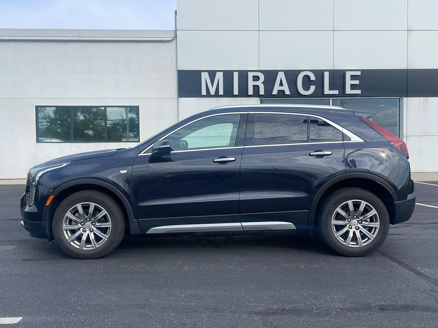 2023 Cadillac XT4 Premium Luxury photo 2