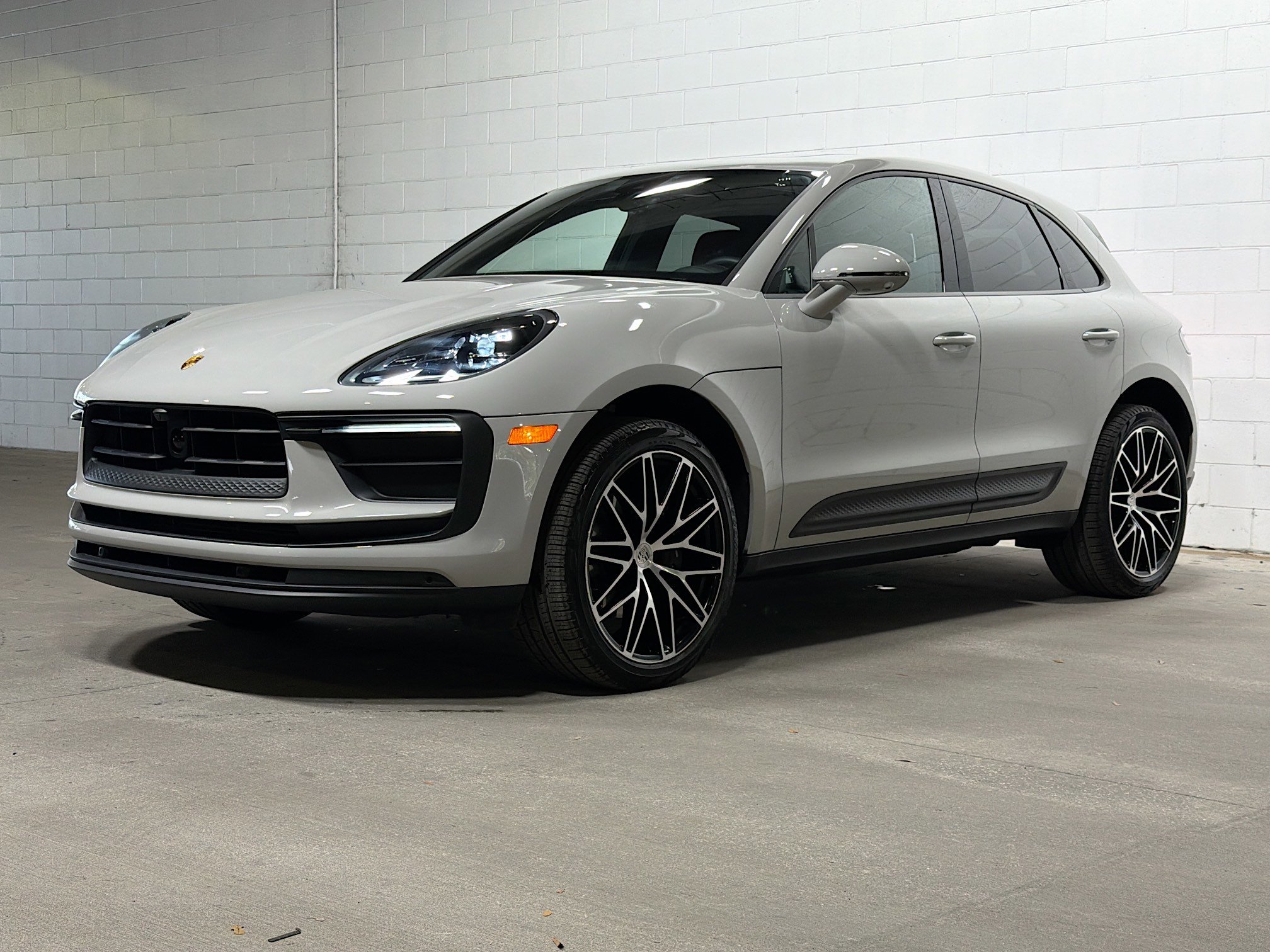 2025 Porsche Macan T's photo