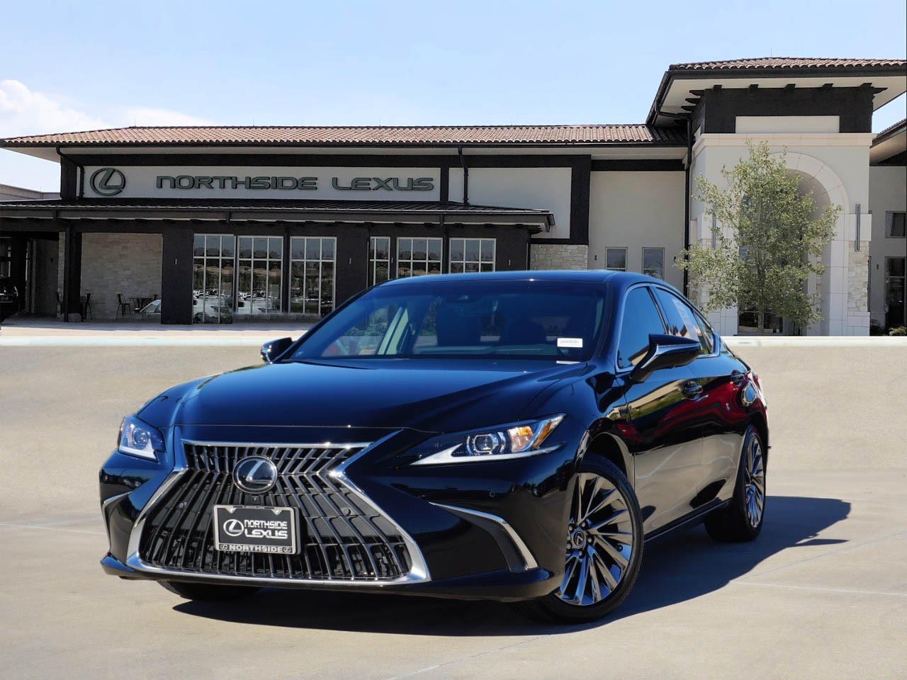 2024 Lexus ES Hybrid 300h Luxury's photo