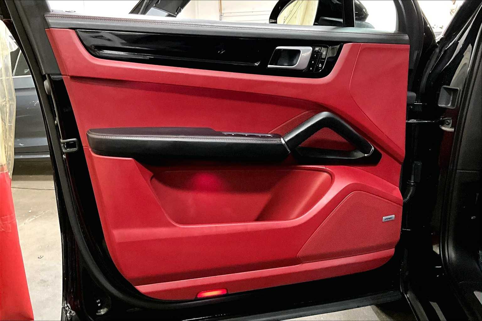 2021 Porsche Cayenne S photo 19