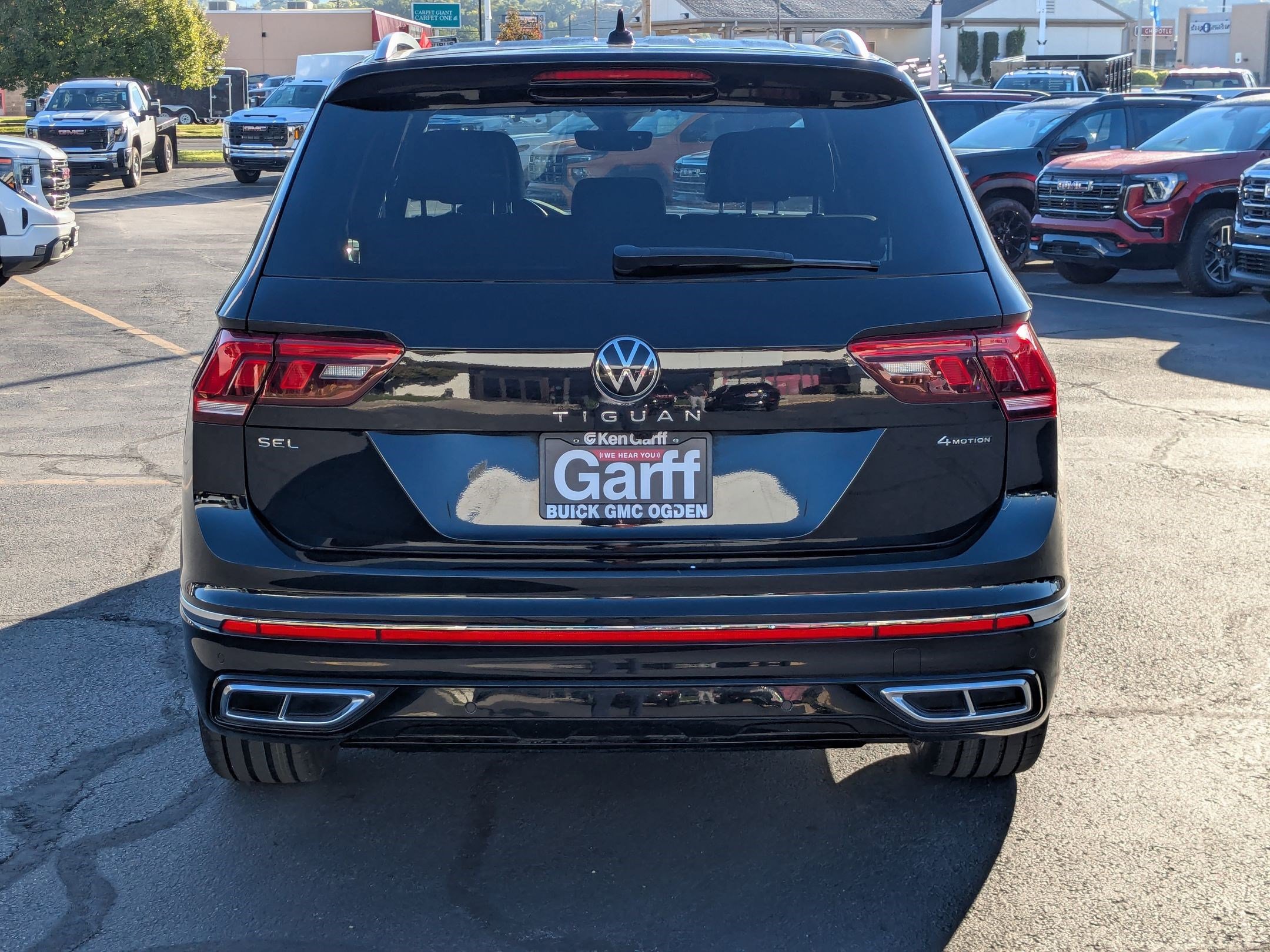 2022 Volkswagen Tiguan SEL Premium R-Line photo 4