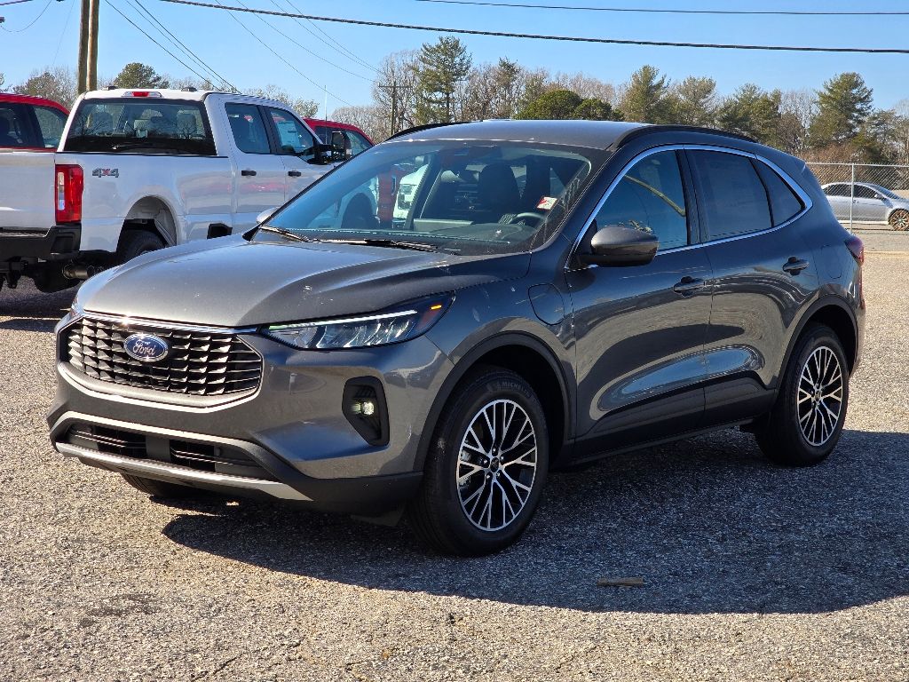 2025 Ford Escape Plug-In Hybrid photo 3