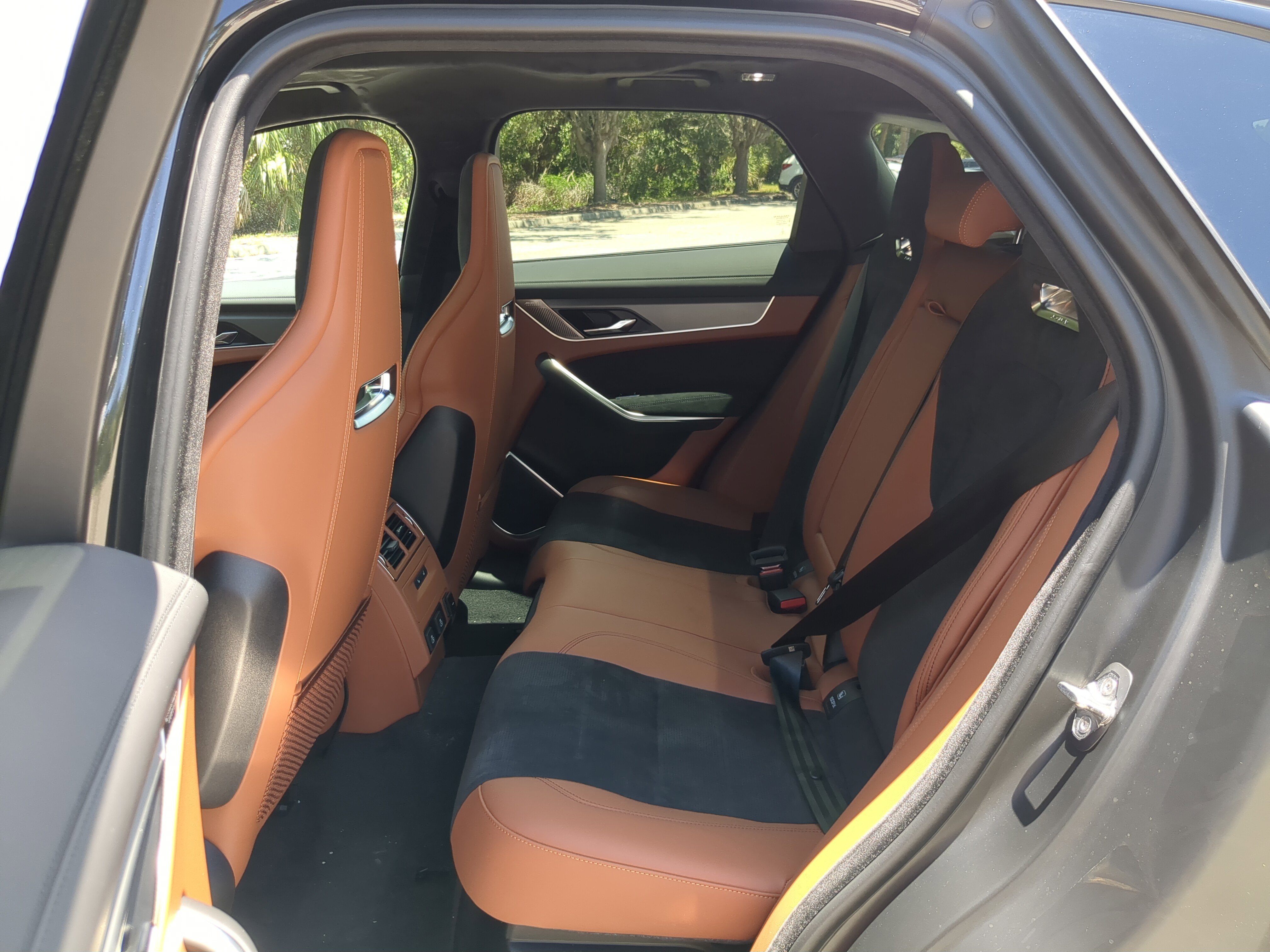 2026 Jaguar F-PACE SVR photo 7