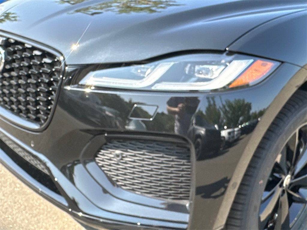 2026 Jaguar F-PACE P250 R-Dynamic S photo 7