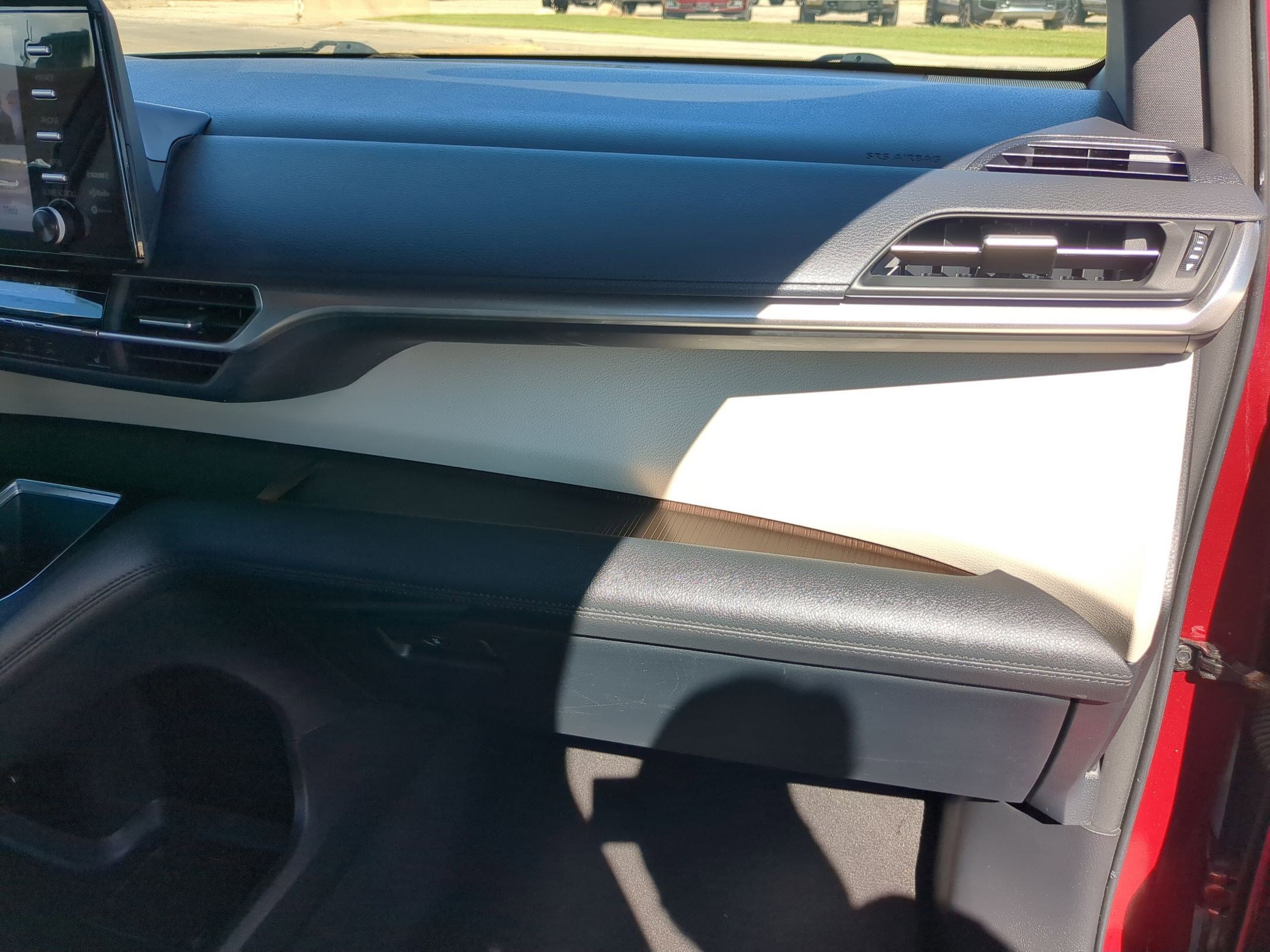 2023 Toyota Sienna XLE photo 20