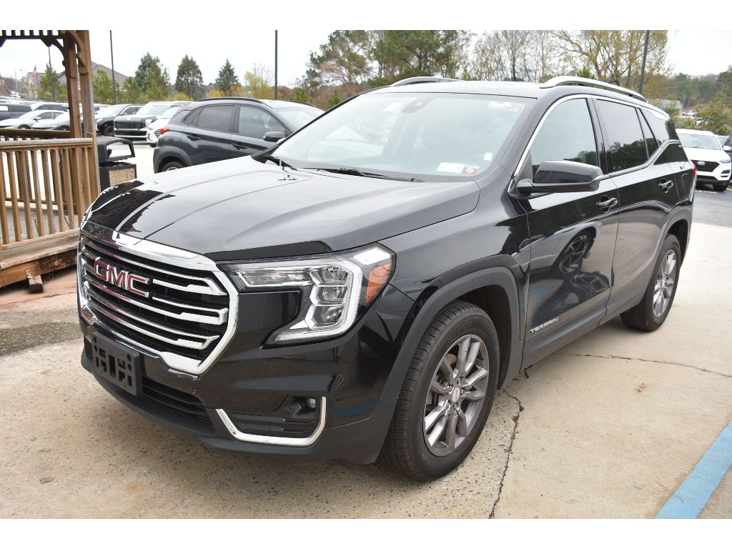 2023 GMC Terrain SLT's photo