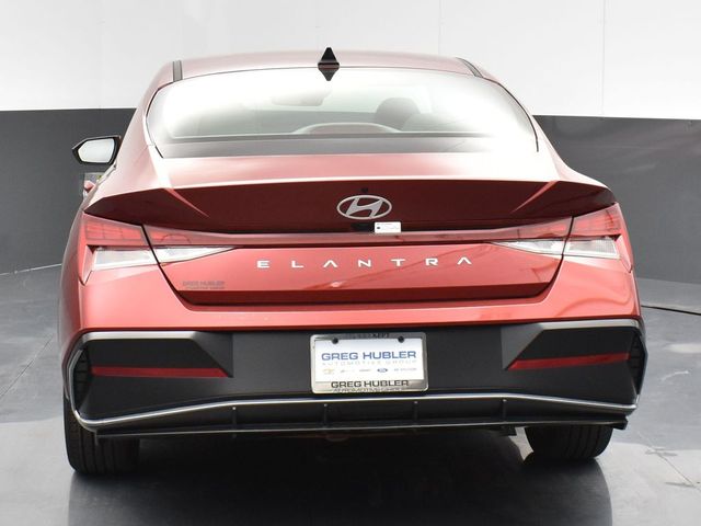 2024 Hyundai Elantra SEL Convenience photo 10