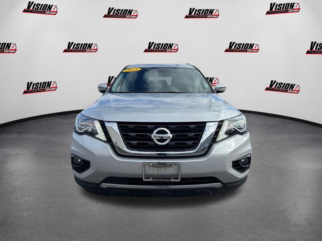 2018 Nissan Pathfinder SV photo 2