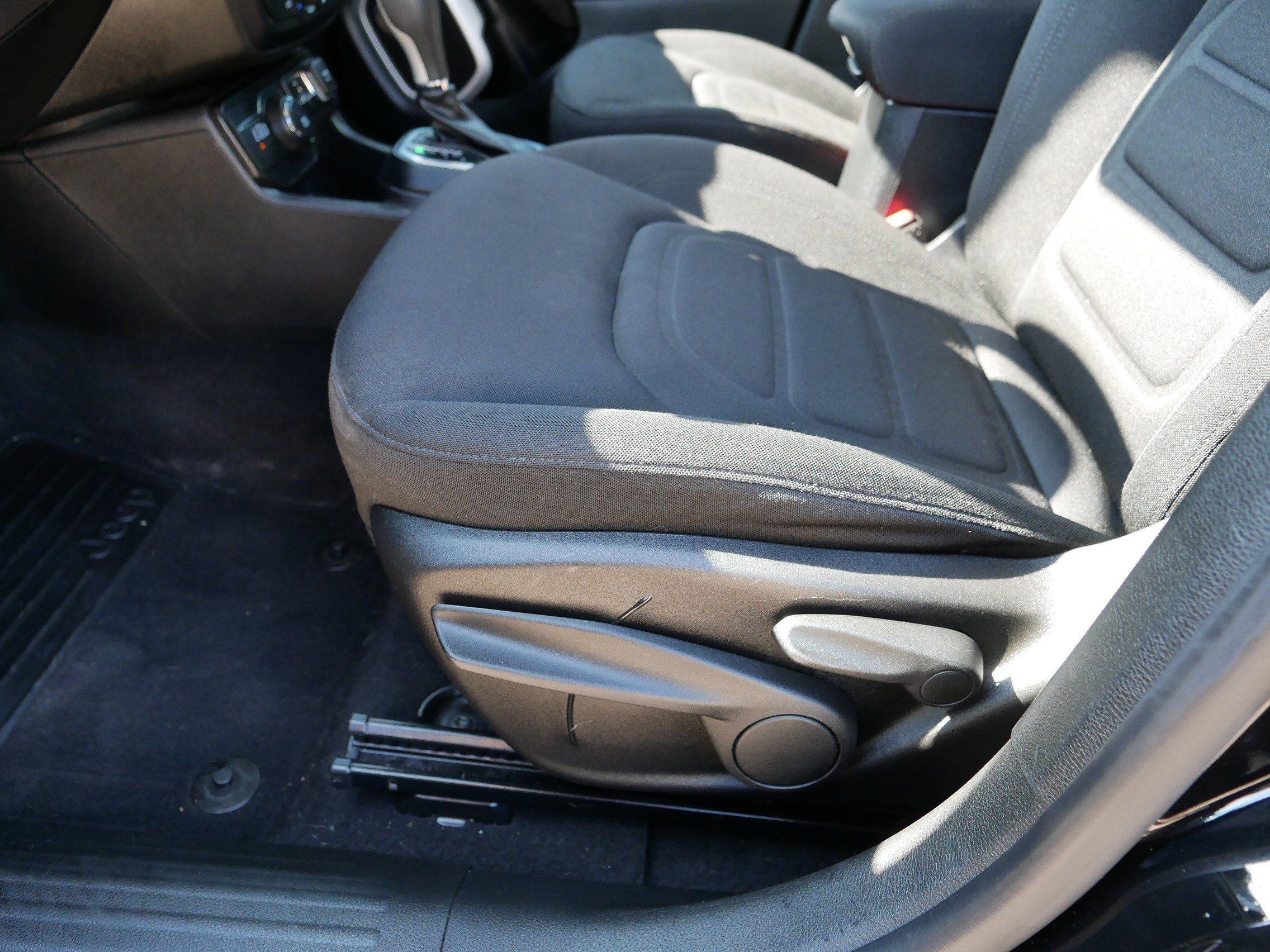 2019 Jeep Renegade Latitude photo 19