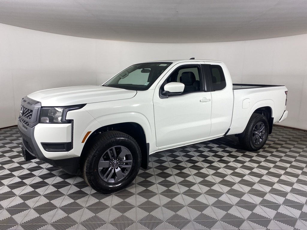 2025 Nissan Frontier SV photo 6