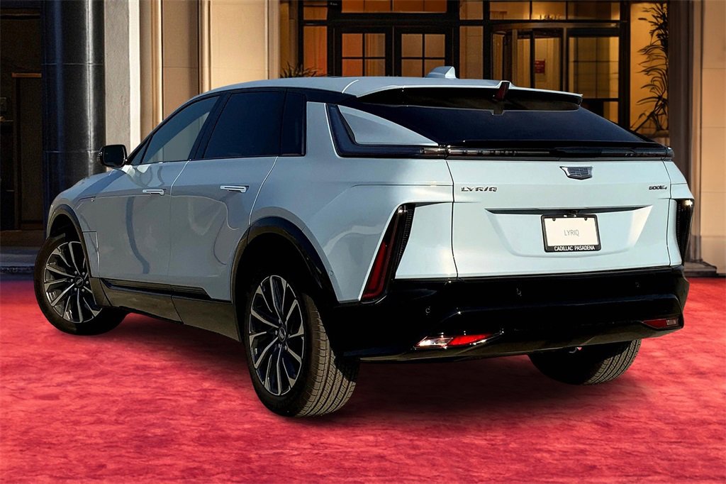 2025 Cadillac Lyriq Sport photo 4