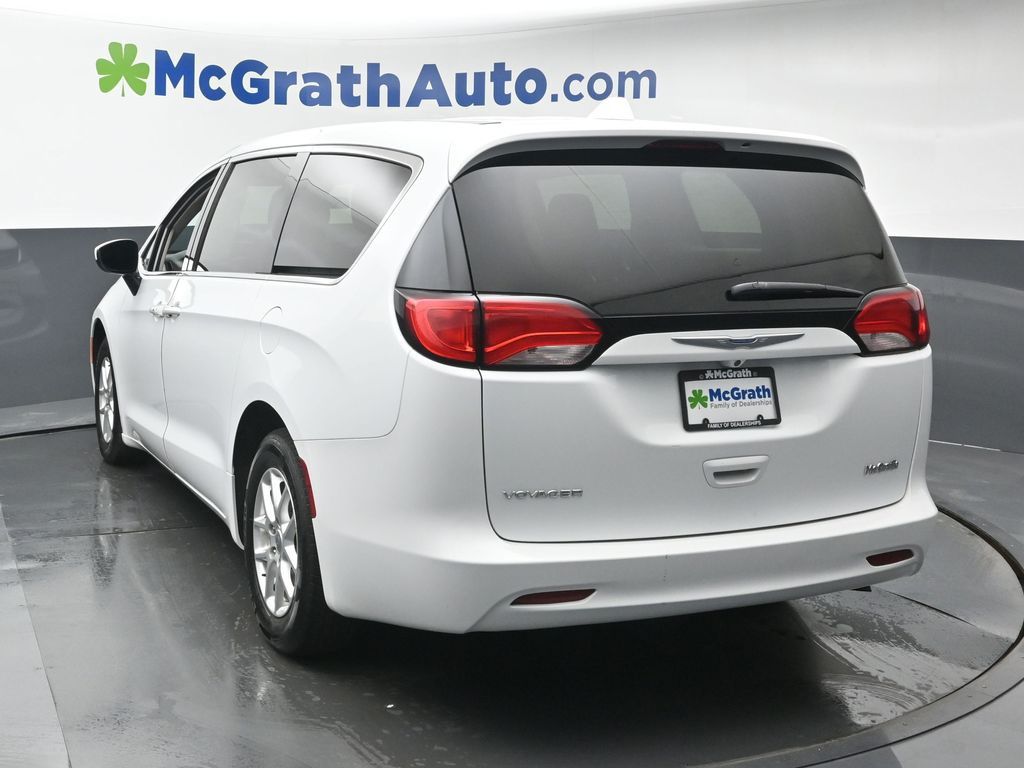 2020 Chrysler Voyager LX photo 20