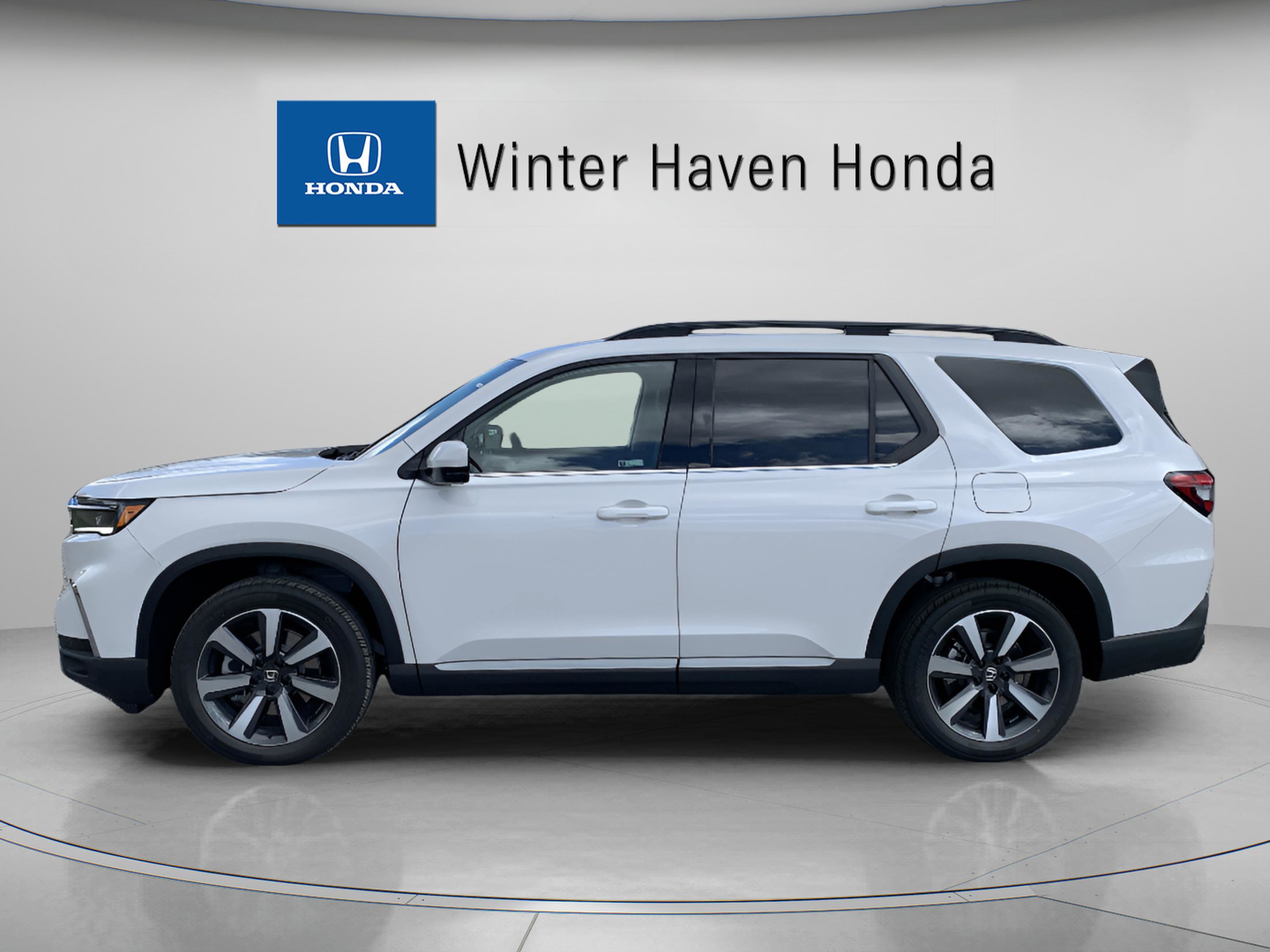 2025 Honda Pilot Touring photo 4