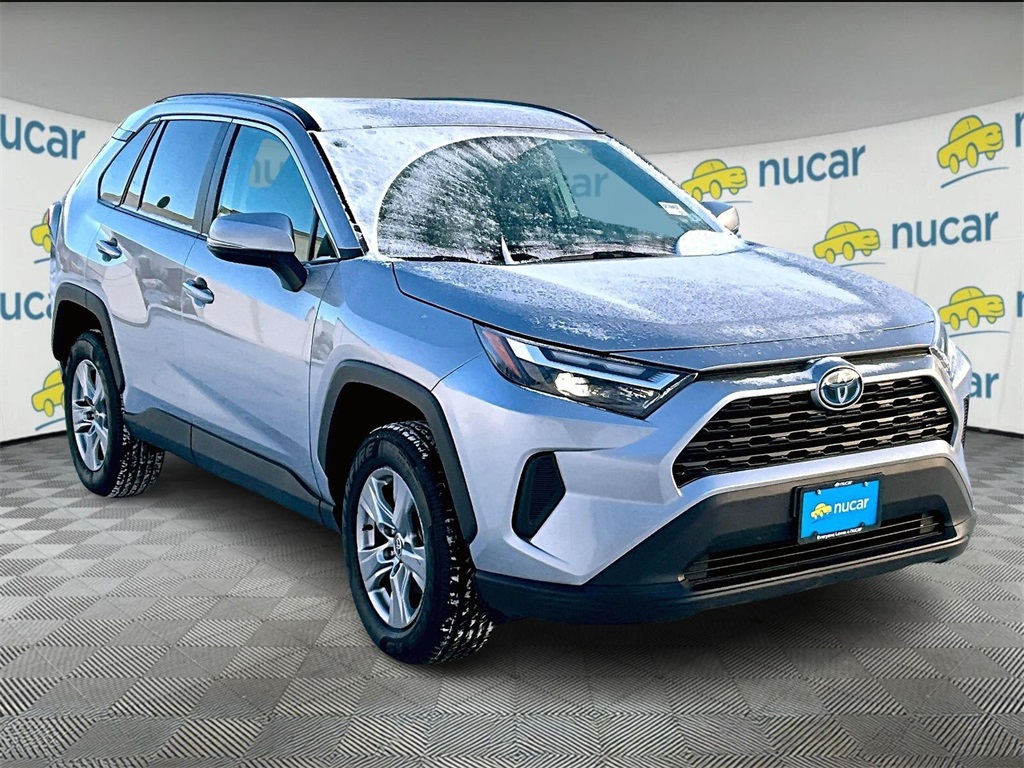2022 Toyota RAV4 XLE's photo