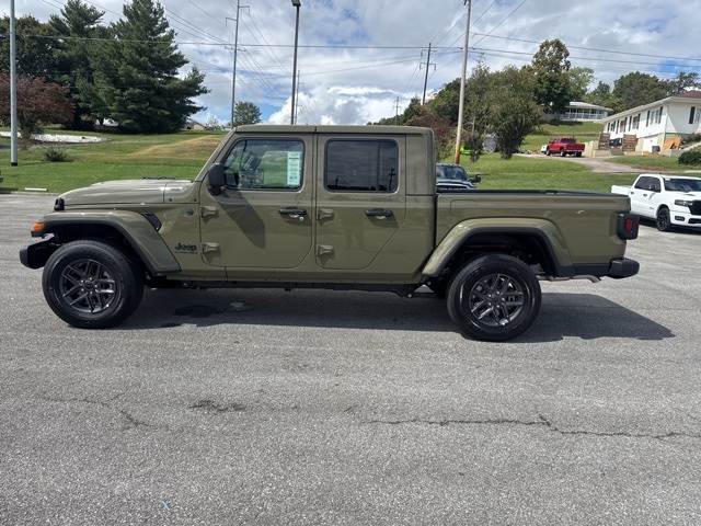2025 Jeep Gladiator Sport S photo 2