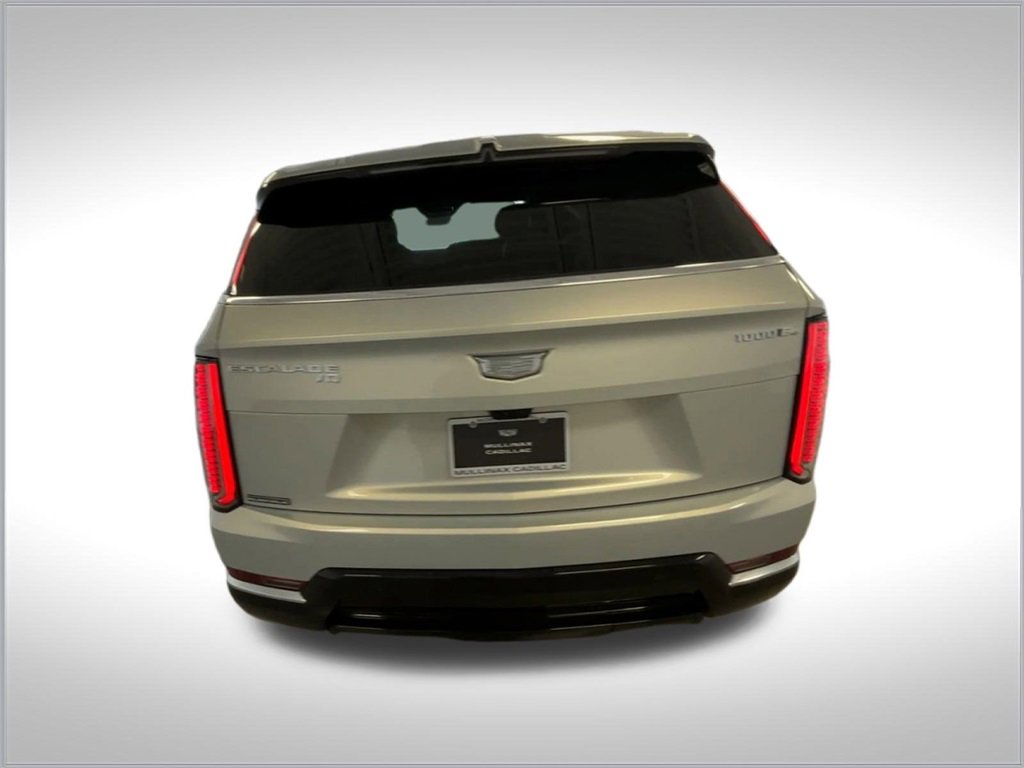 2025 Cadillac Escalade IQ Luxury photo 7