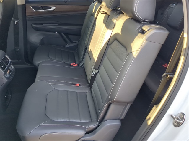 2026 Volkswagen Atlas SEL photo 17