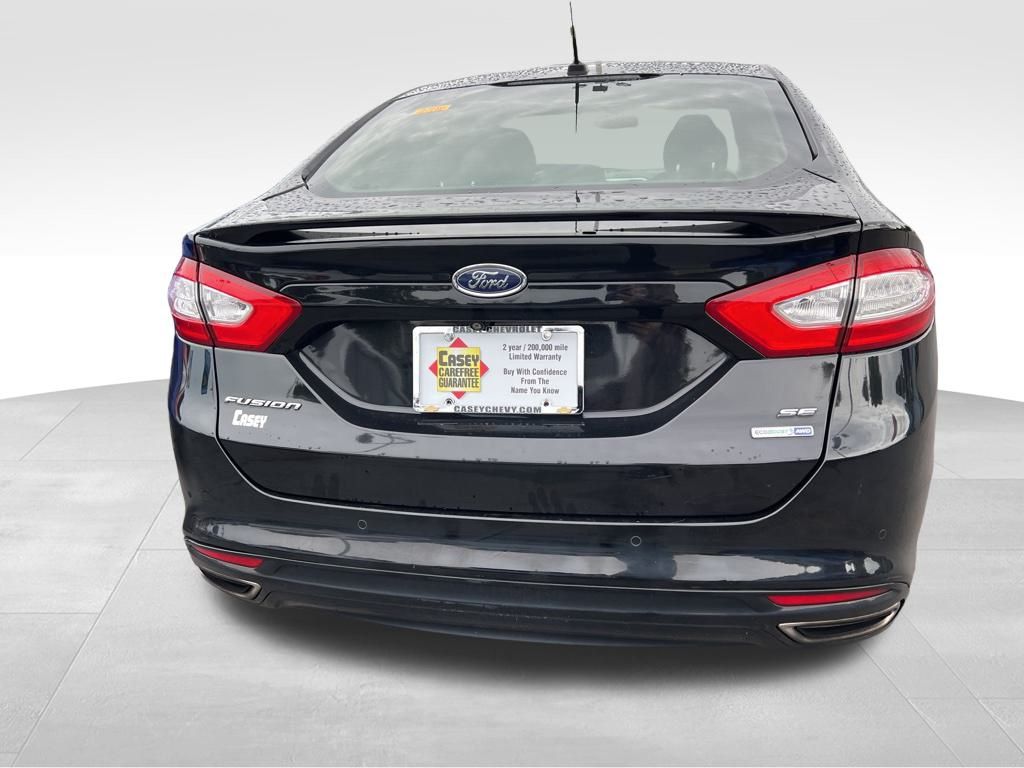 2016 Ford Fusion SE photo 4