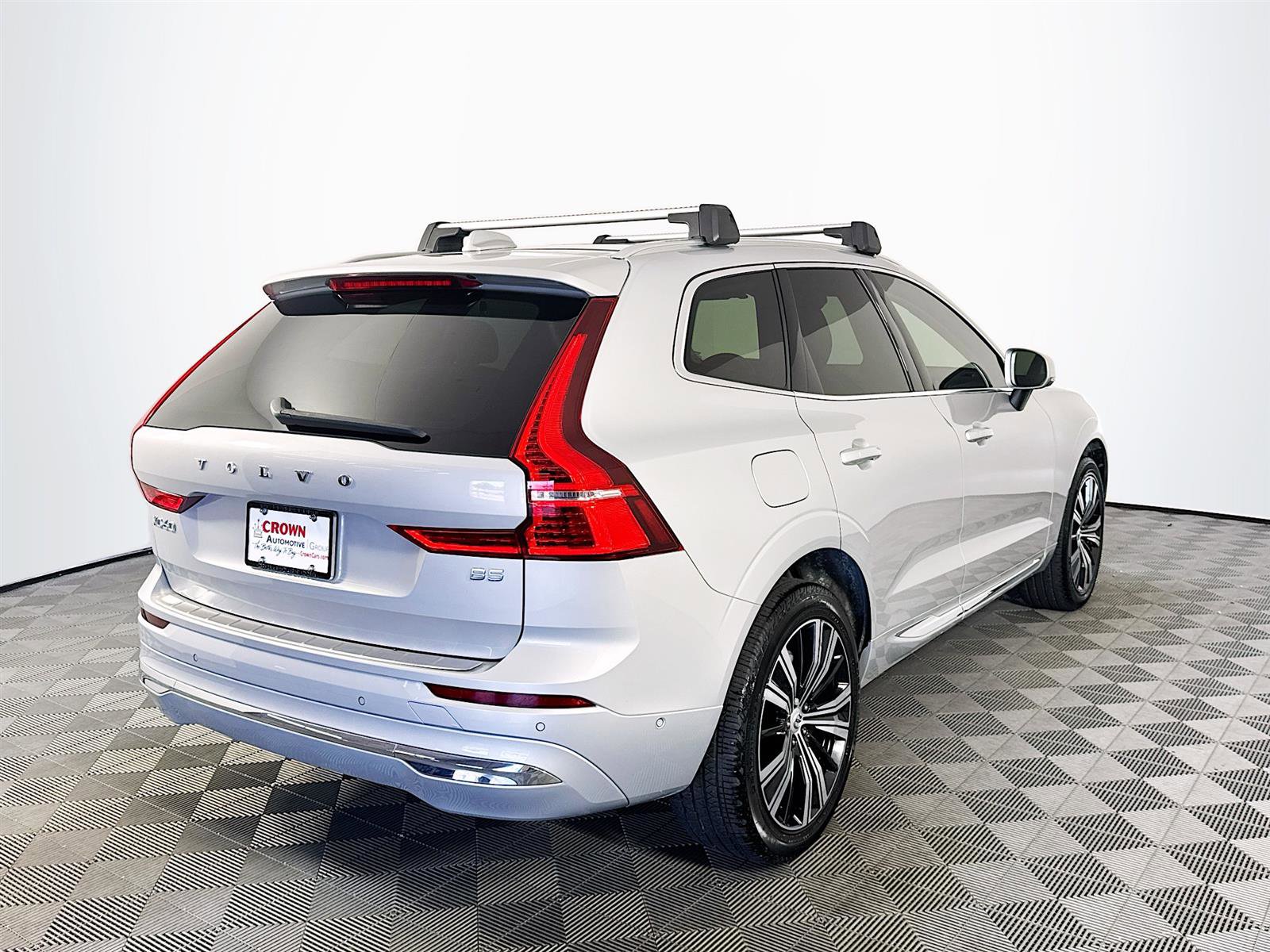2023 Volvo XC60 B5 Plus photo 4