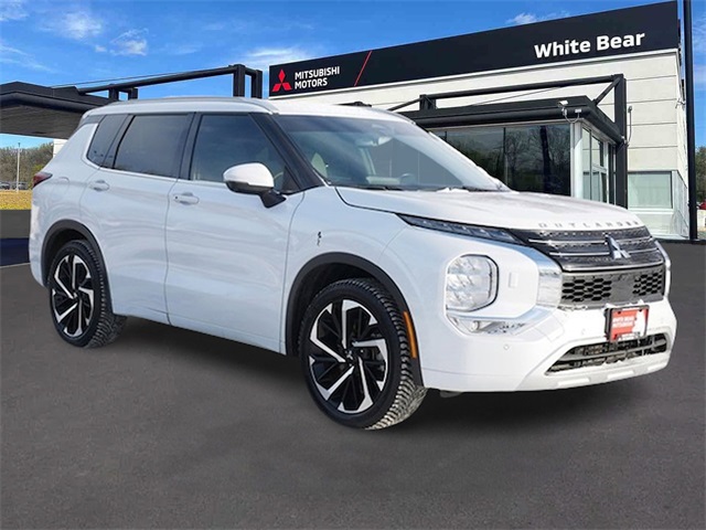 2022 Mitsubishi Outlander SEL's photo