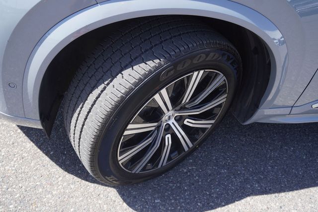 2024 Volvo XC90 Plus photo 13