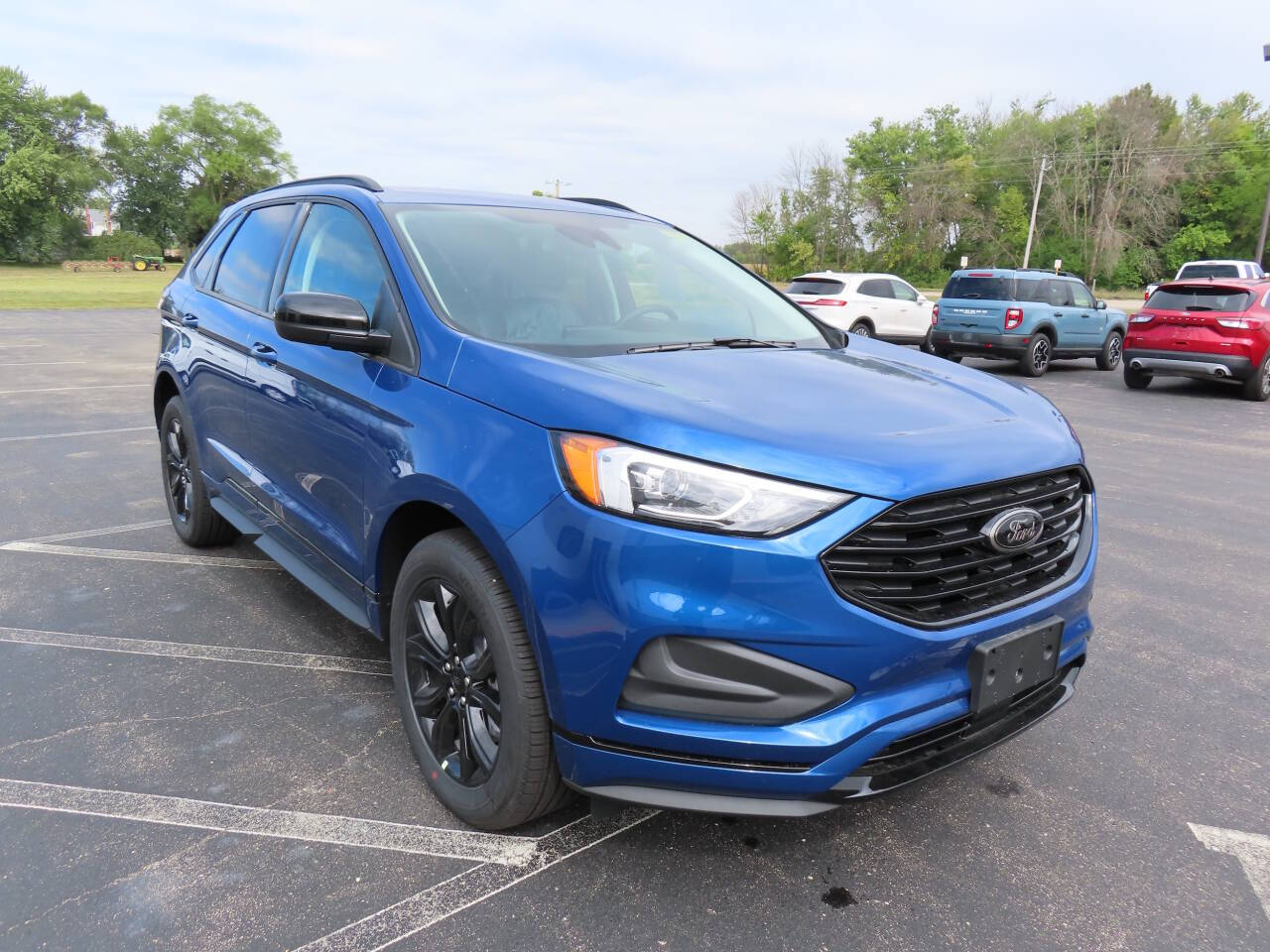 2024 Ford Edge SE photo 3