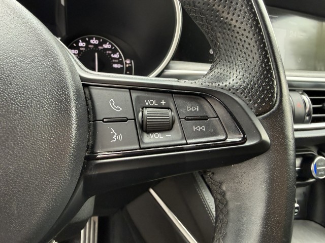 2022 Alfa Romeo Stelvio Ti photo 33