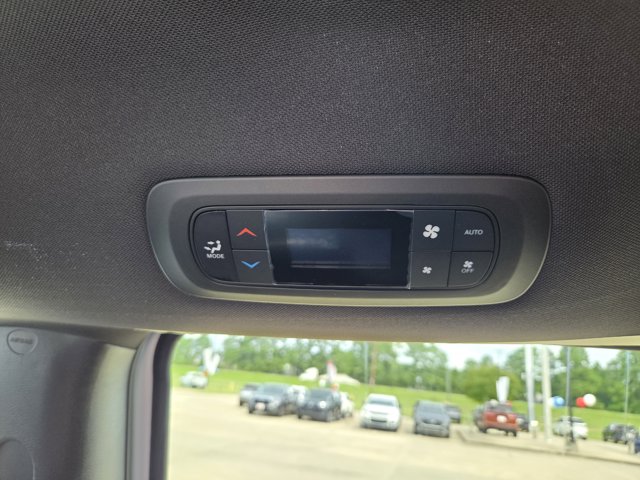 2026 Chrysler Voyager LX photo 27