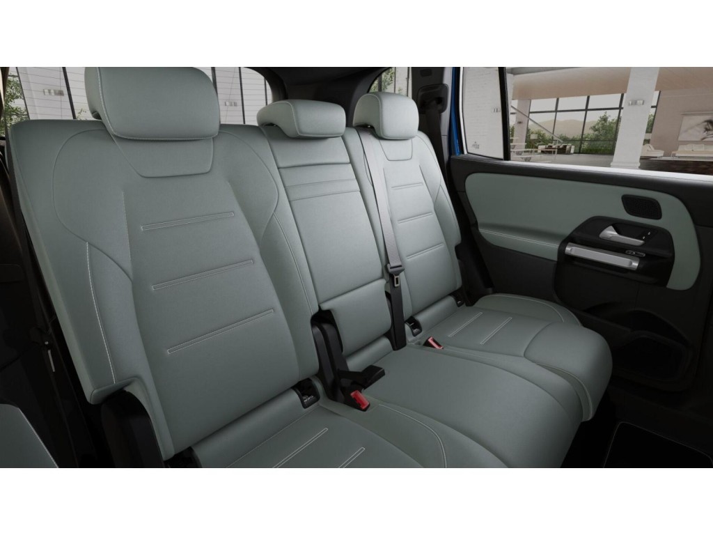 2026 Mercedes Benz GLB 250 photo 5