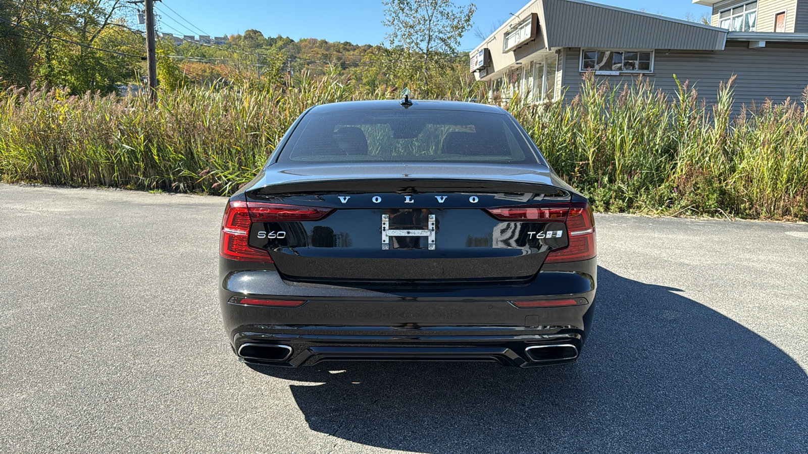 2019 Volvo S60 R-Design AWD T6 photo 4