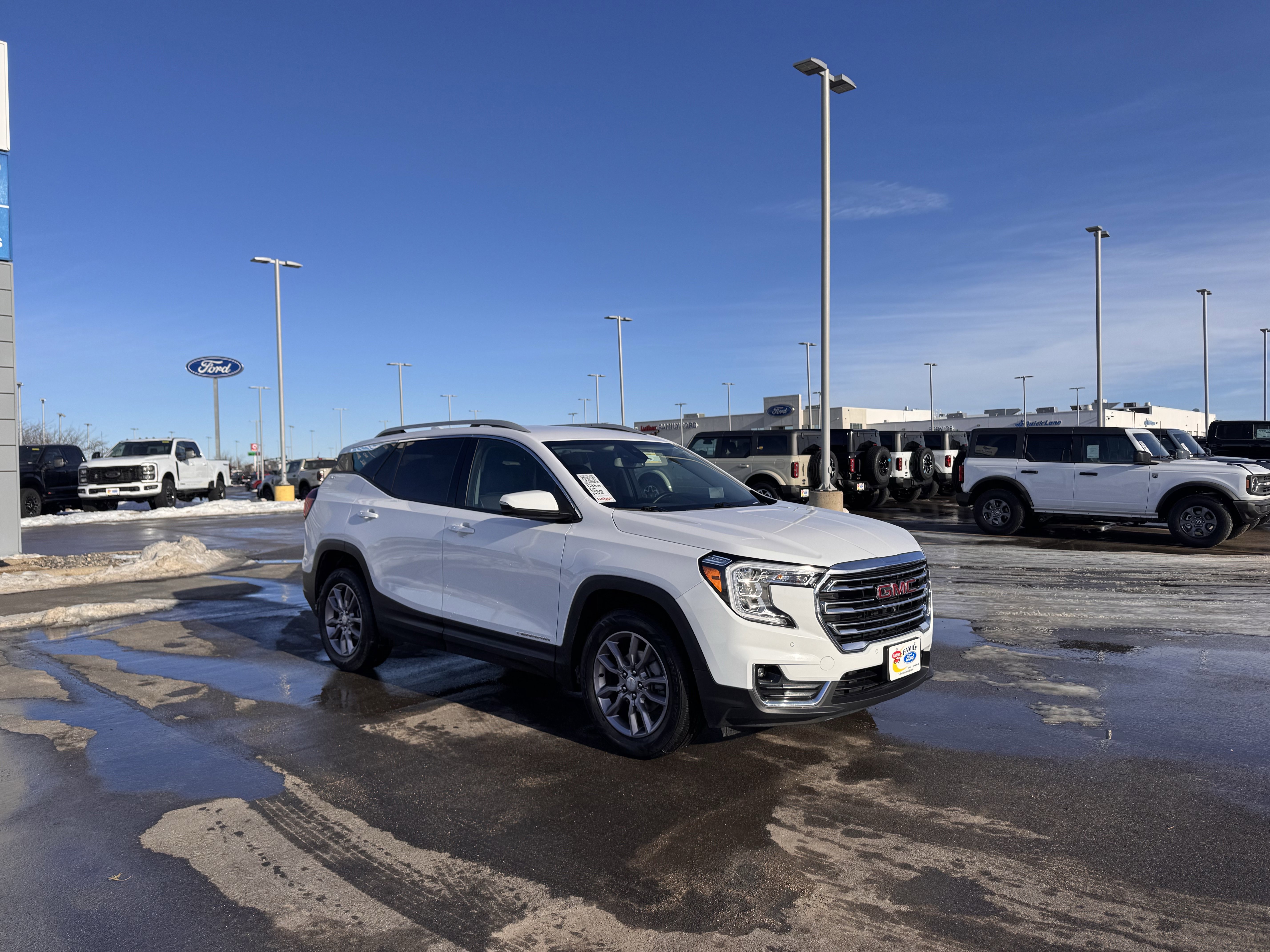 2023 GMC Terrain SLT's photo