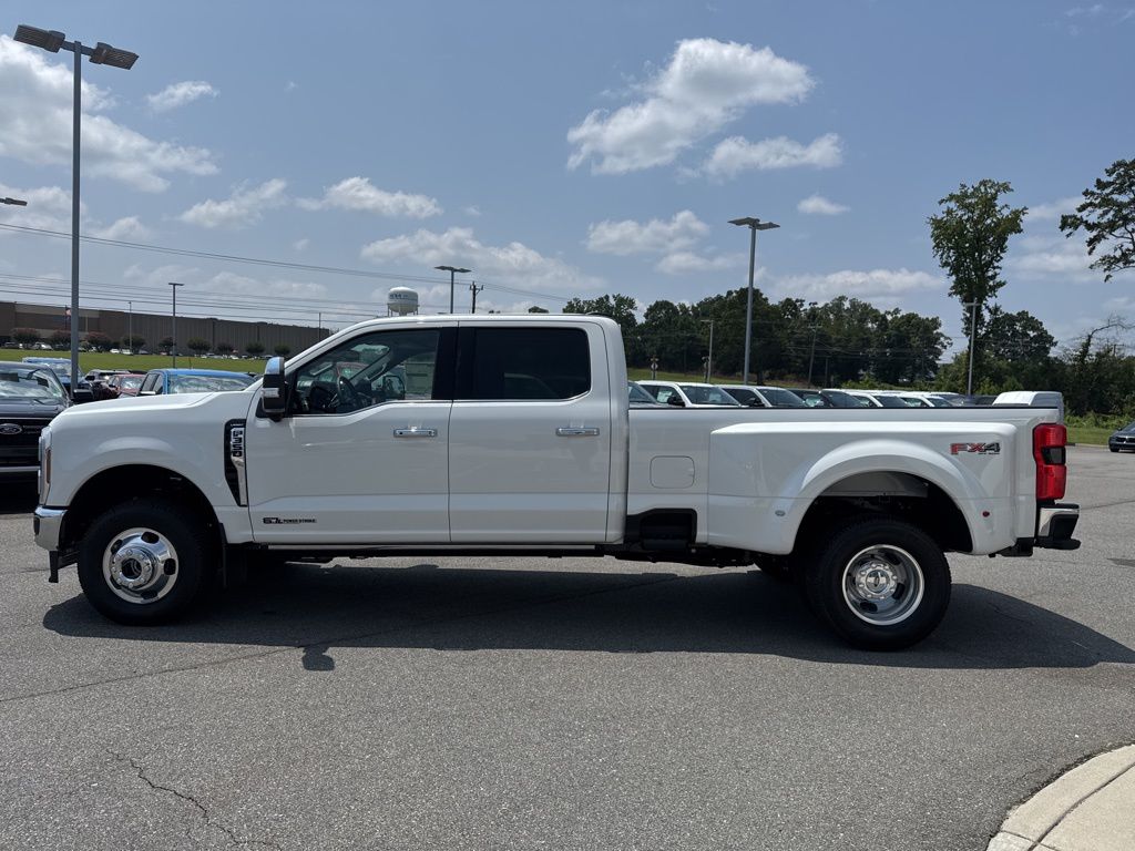 2025 Ford F-350 Lariat photo 6