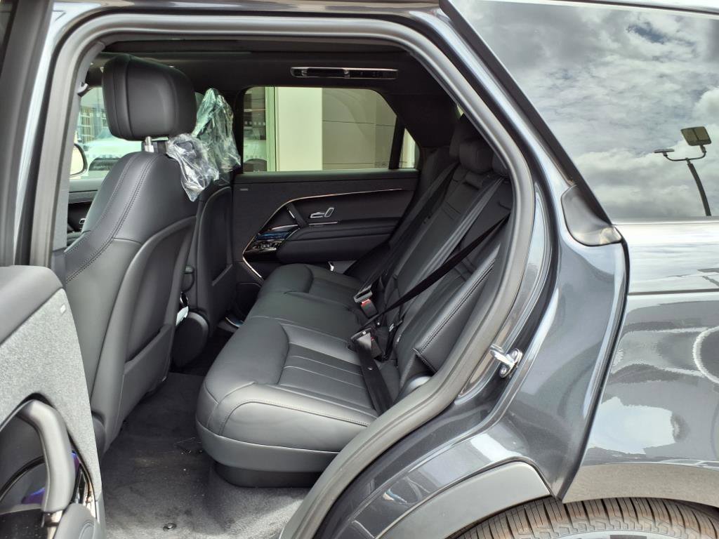 2025 Land Rover Range Rover Sport SE photo 11
