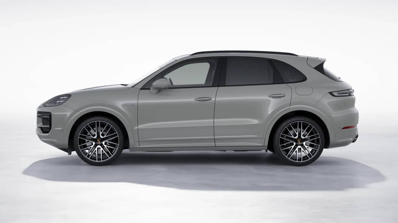 2026 Porsche Cayenne E-Hybrid photo 2