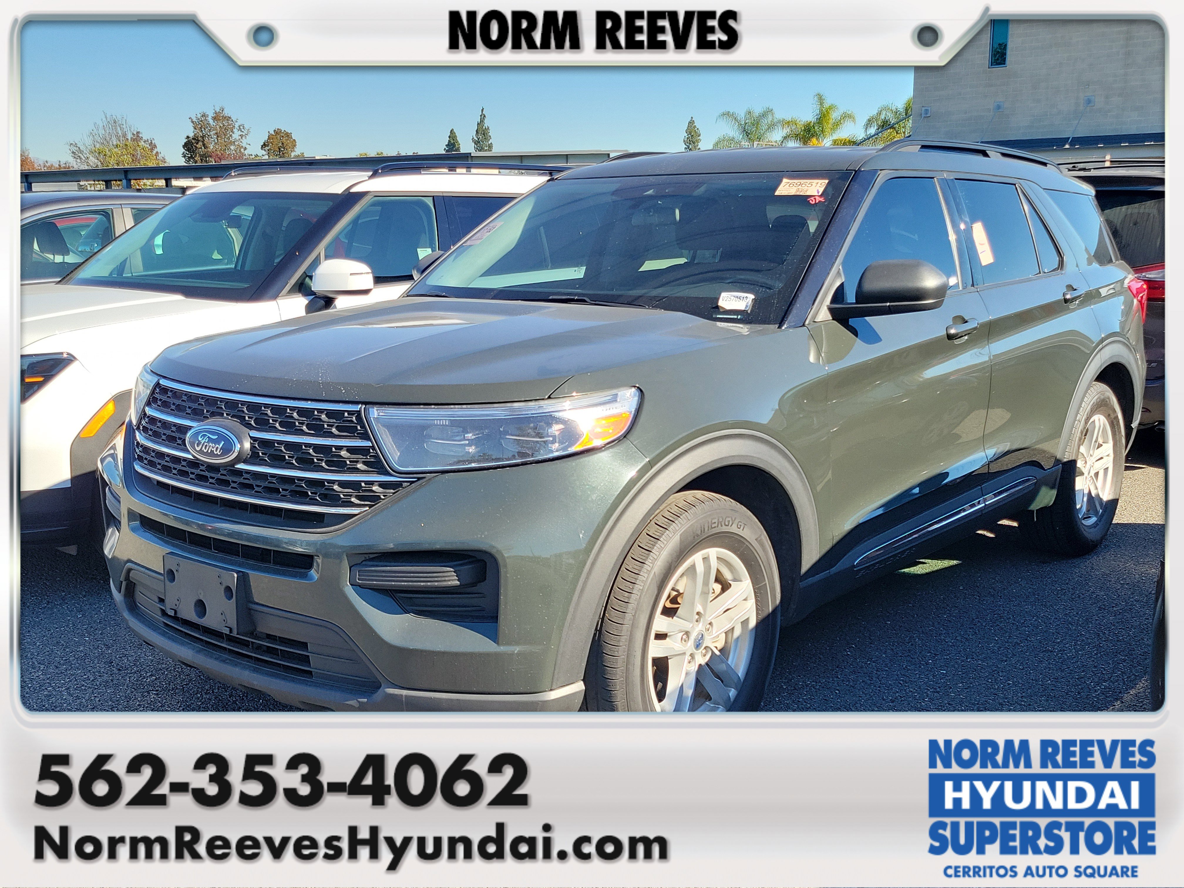 2022 Ford Explorer XLT's photo