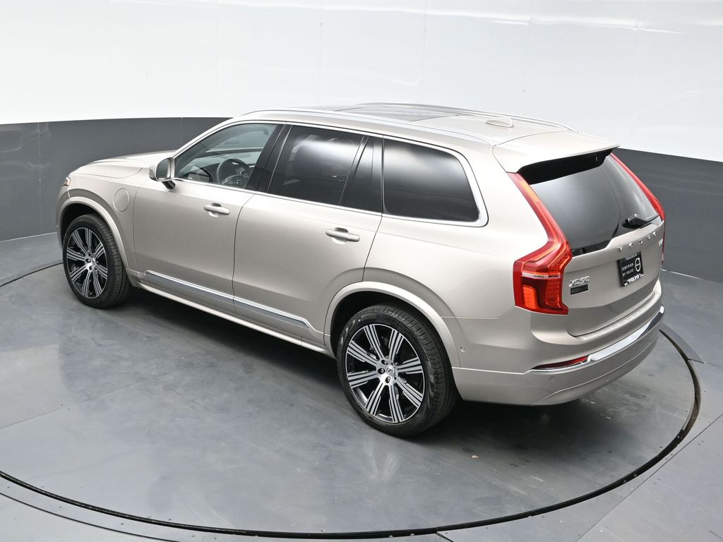 2025 Volvo XC90 T8 Plus photo 30