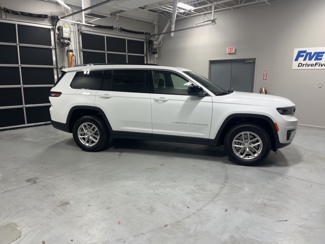 2025 Jeep Grand Cherokee L Laredo's photo