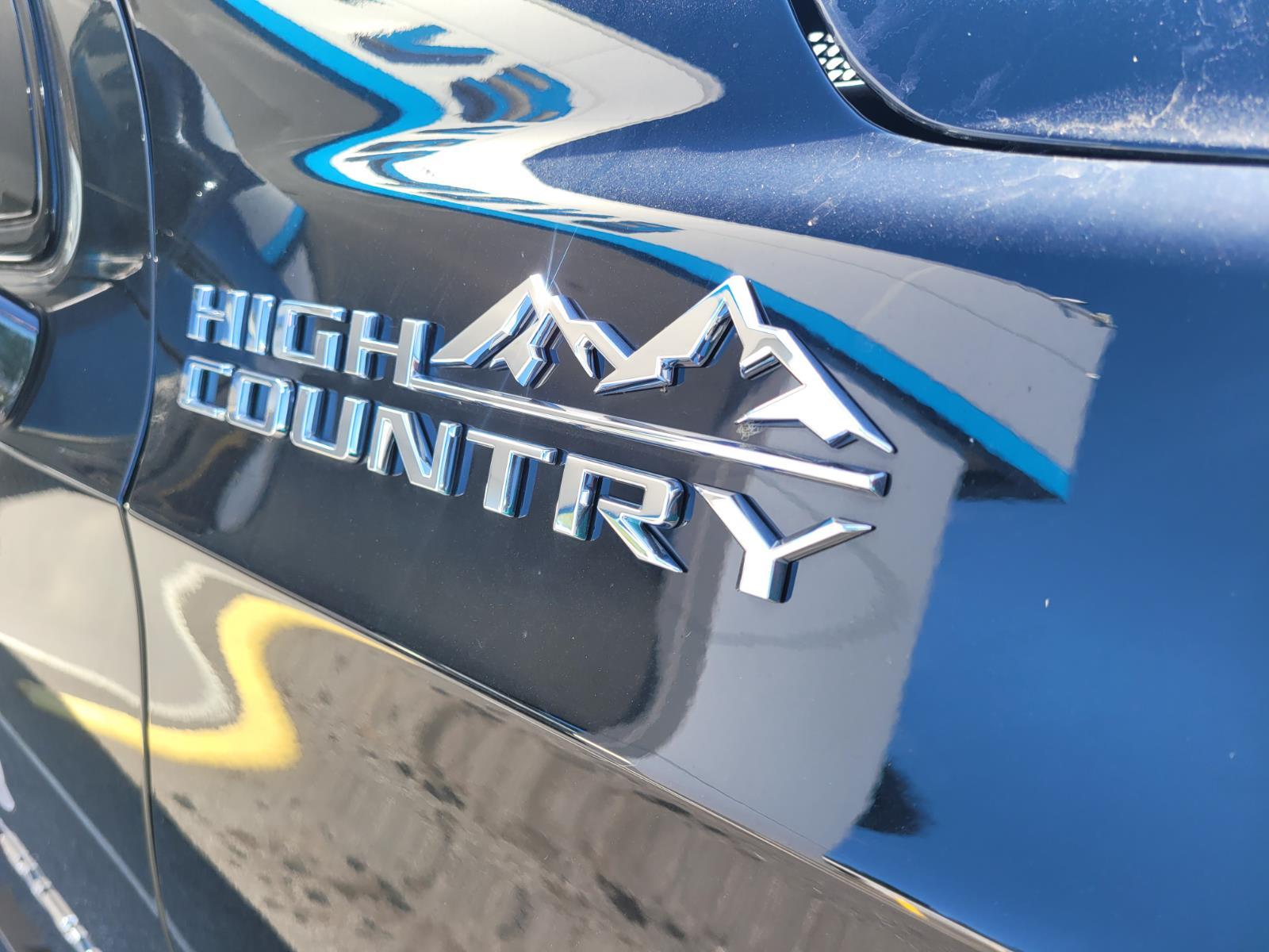 2024 Chevrolet Suburban High Country photo 4