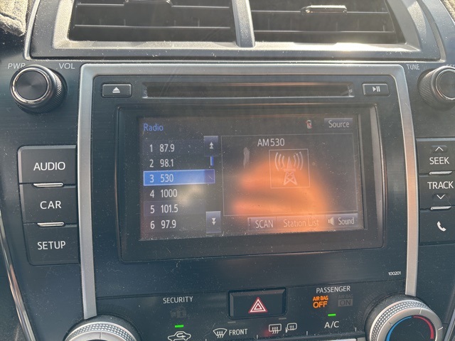 2014 Toyota Camry SE photo 10