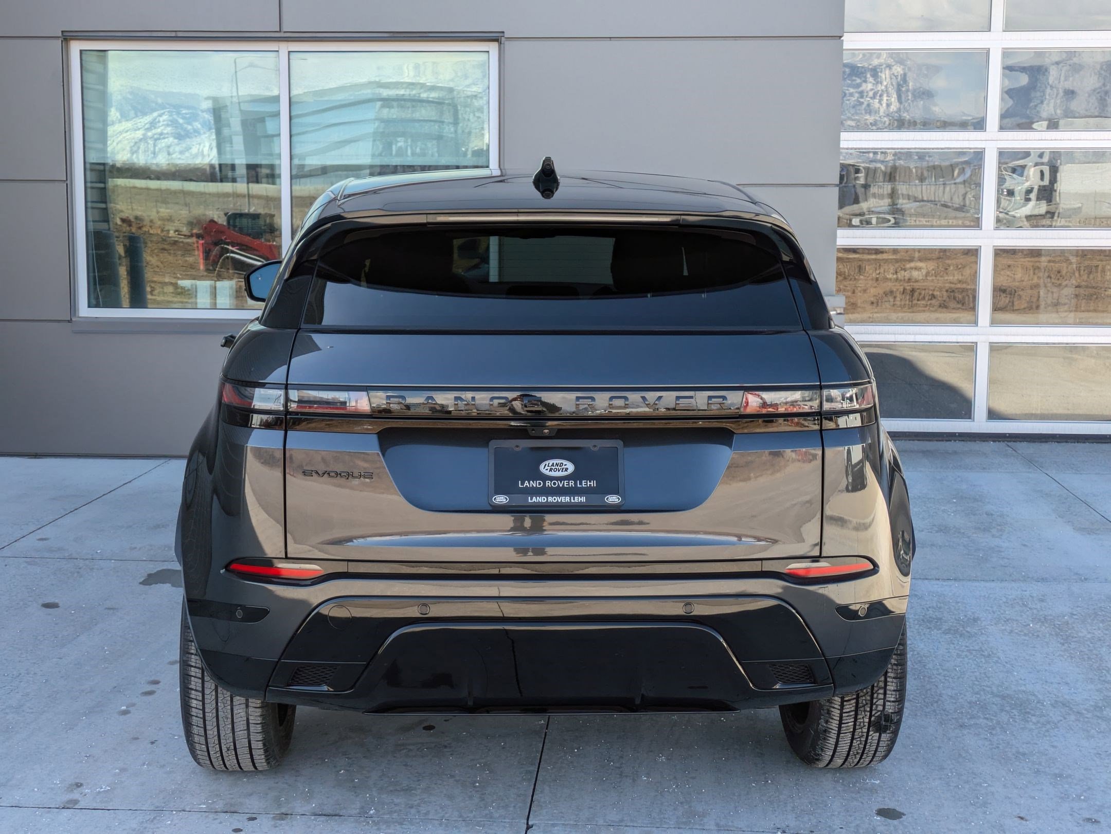 2026 Land Rover Range Rover Evoque Dynamic SE photo 4