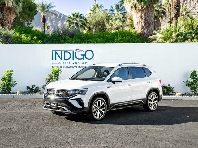 2023 Volkswagen Taos SE's photo