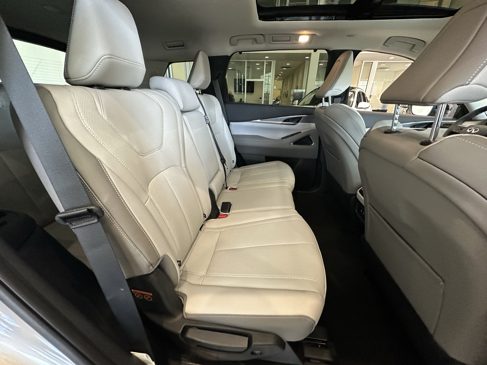 2026 Infiniti QX60 Luxe photo 32