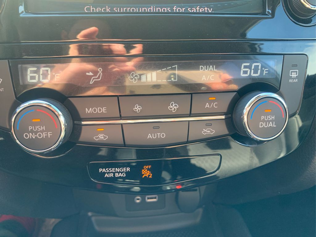 2020 Nissan Rogue SV photo 22