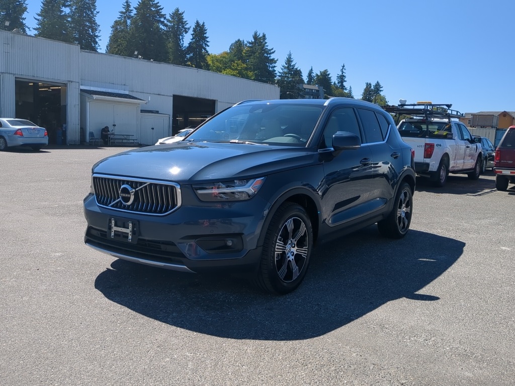 2022 Volvo XC40 T5 Inscription AWD photo 13