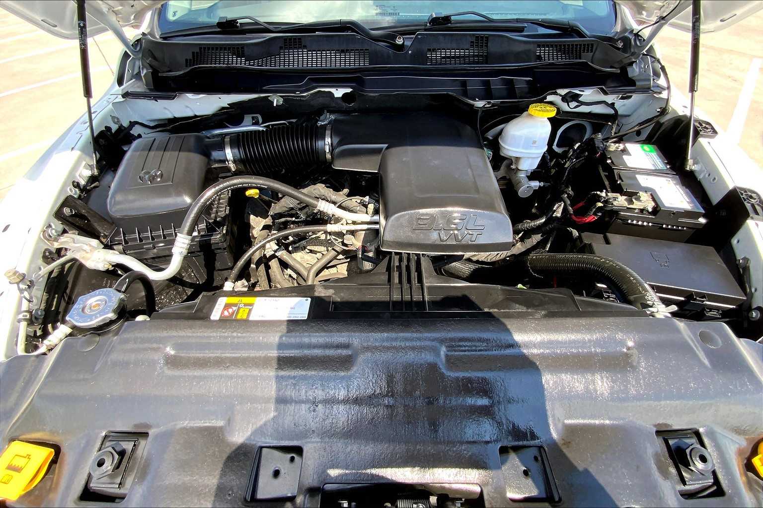 2023 Ram 1500 Classic SLT photo 30